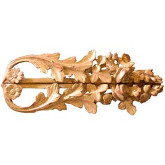 Élément décoratif français en bois doré du XVIIIe siècle