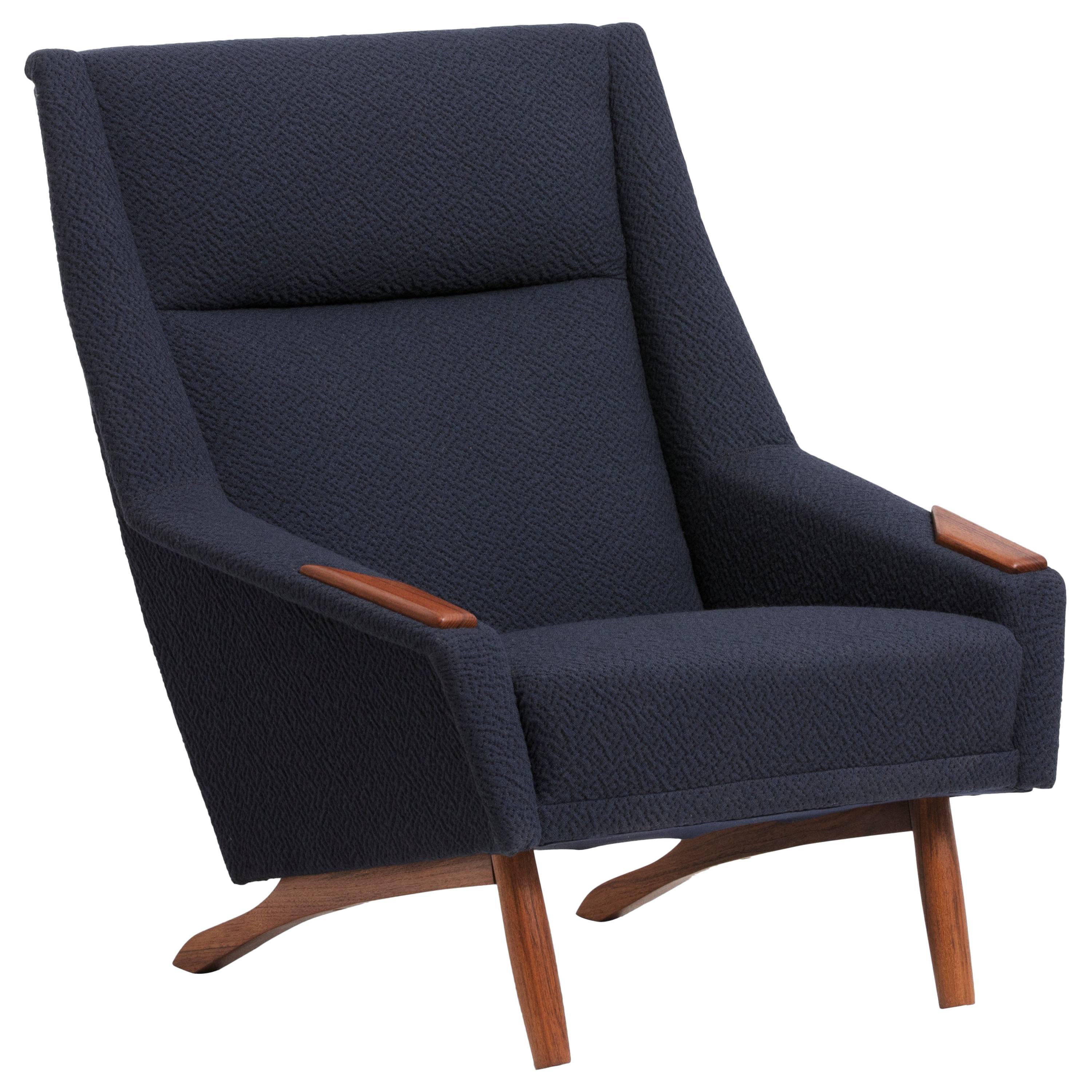 Danish Produced Lounge Chair in Navy New Wool Upholstery by Kvadrat, 1960s For Sale