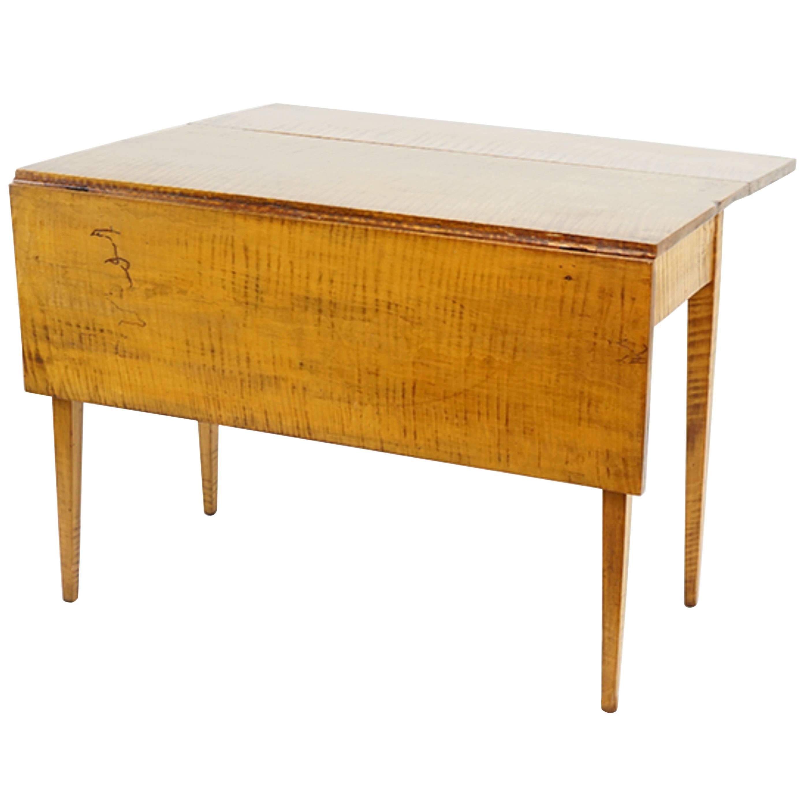 19th Century American Hepplewhite Tiger Maple Drop Leaf Table For Sale at  1stDibs | tiger maple furniture, maple drop leaf table antique, 19th  century drop leaf table