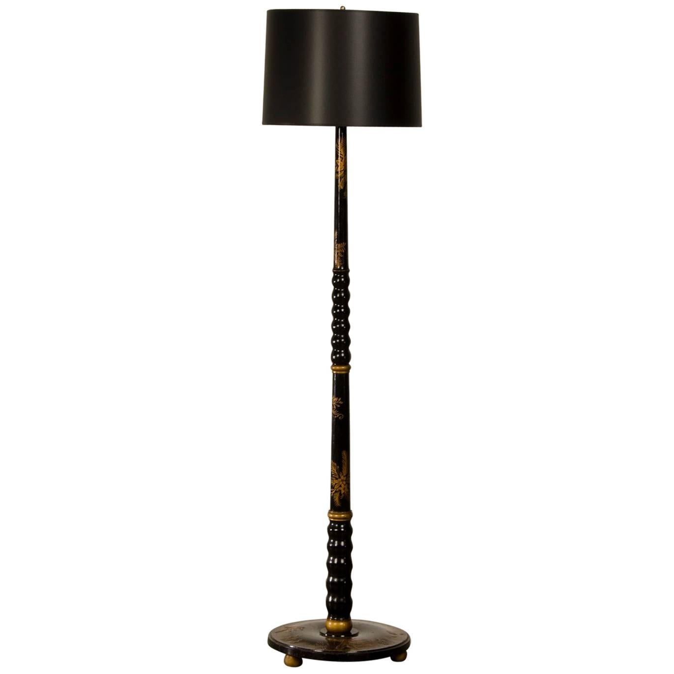 Antique English Chinoiserie Lacquered Floor Lamp Edwardian England, circa 1910