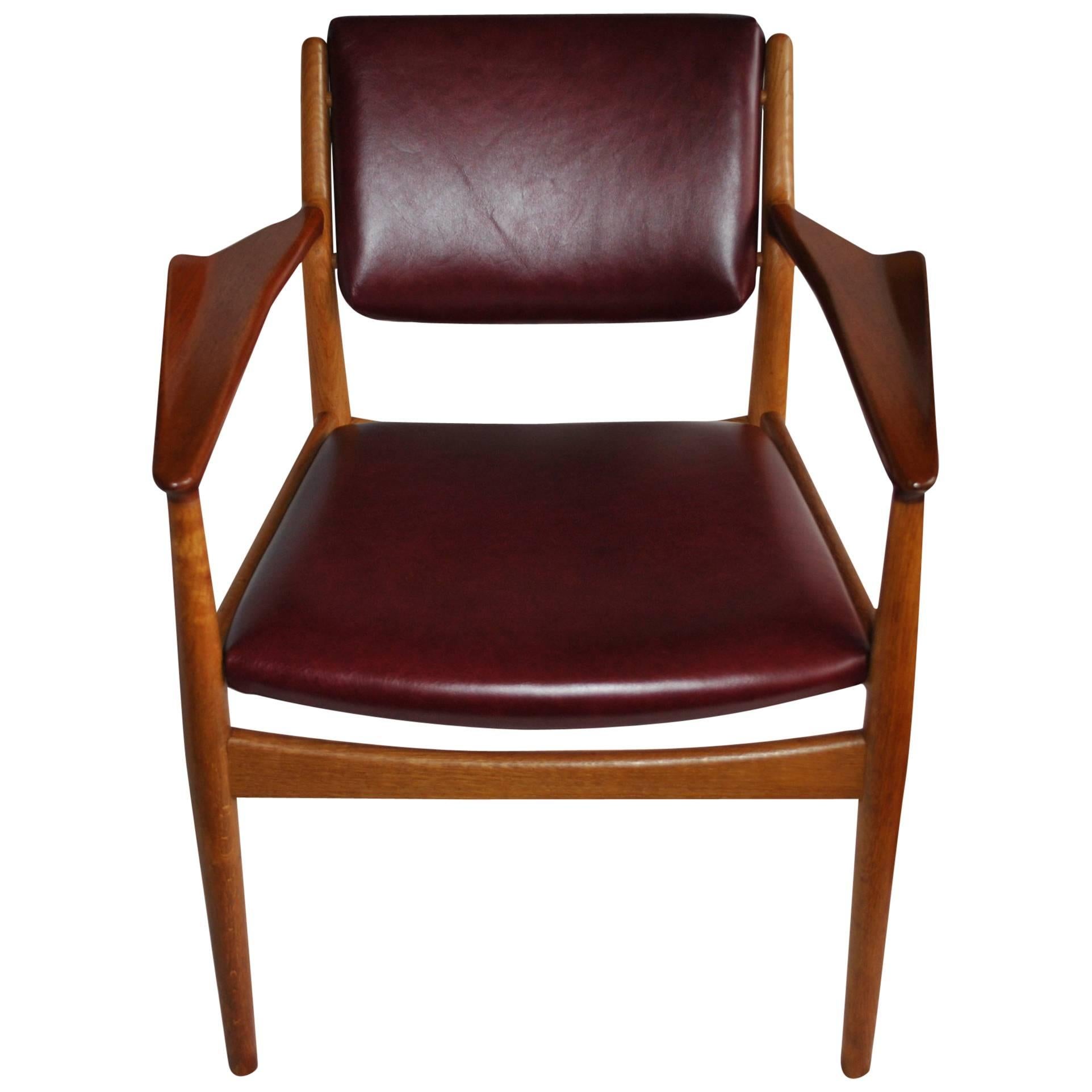 Arne Vodder Armchair, Model 51A, Fully Reupholstered