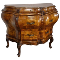 Ancienne petite commode italienne vénitienne Louis XIV Rococo Bombay en ronce de noyer