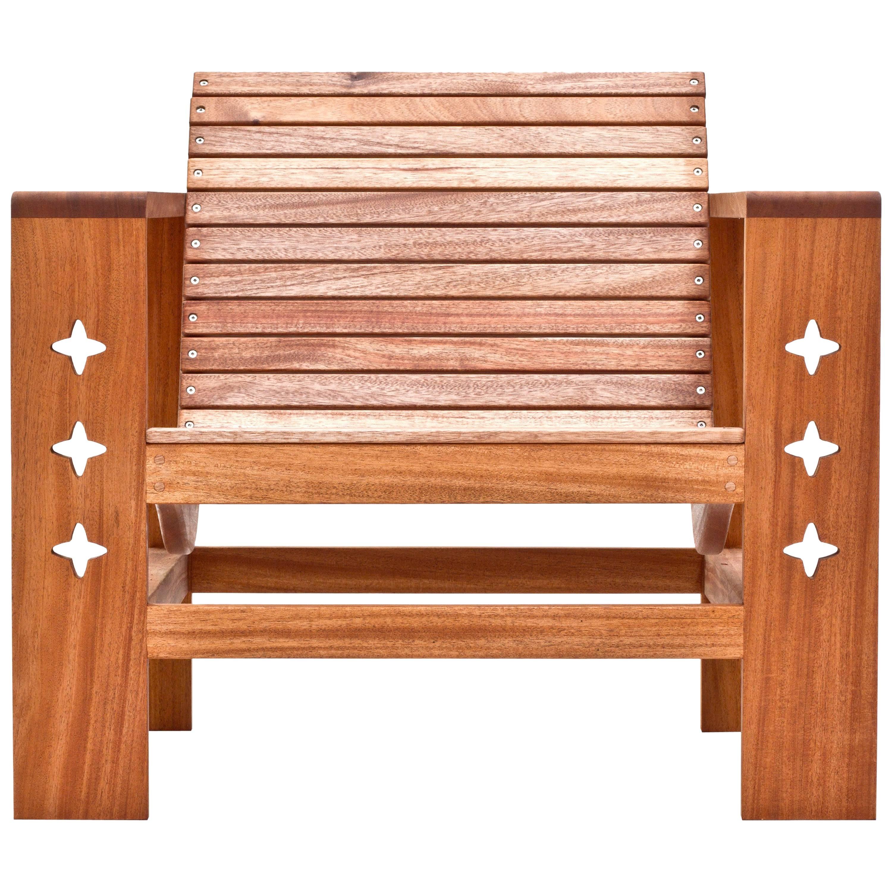 Uti 'Ooh-Tee' Loungesessel aus Mahagoni mit natürlicher Oberfläche, Wooda Original