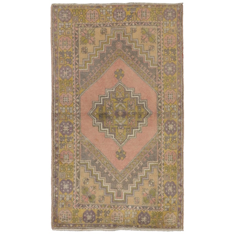 Vintage Turkish Oushak Accent Rug with French Provincial Style, Small