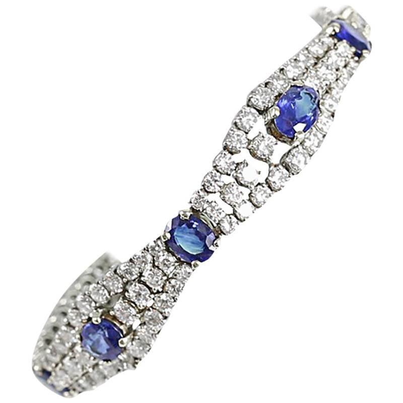 18-Karat Yellow Gold and Sapphire Bracelet For Sale