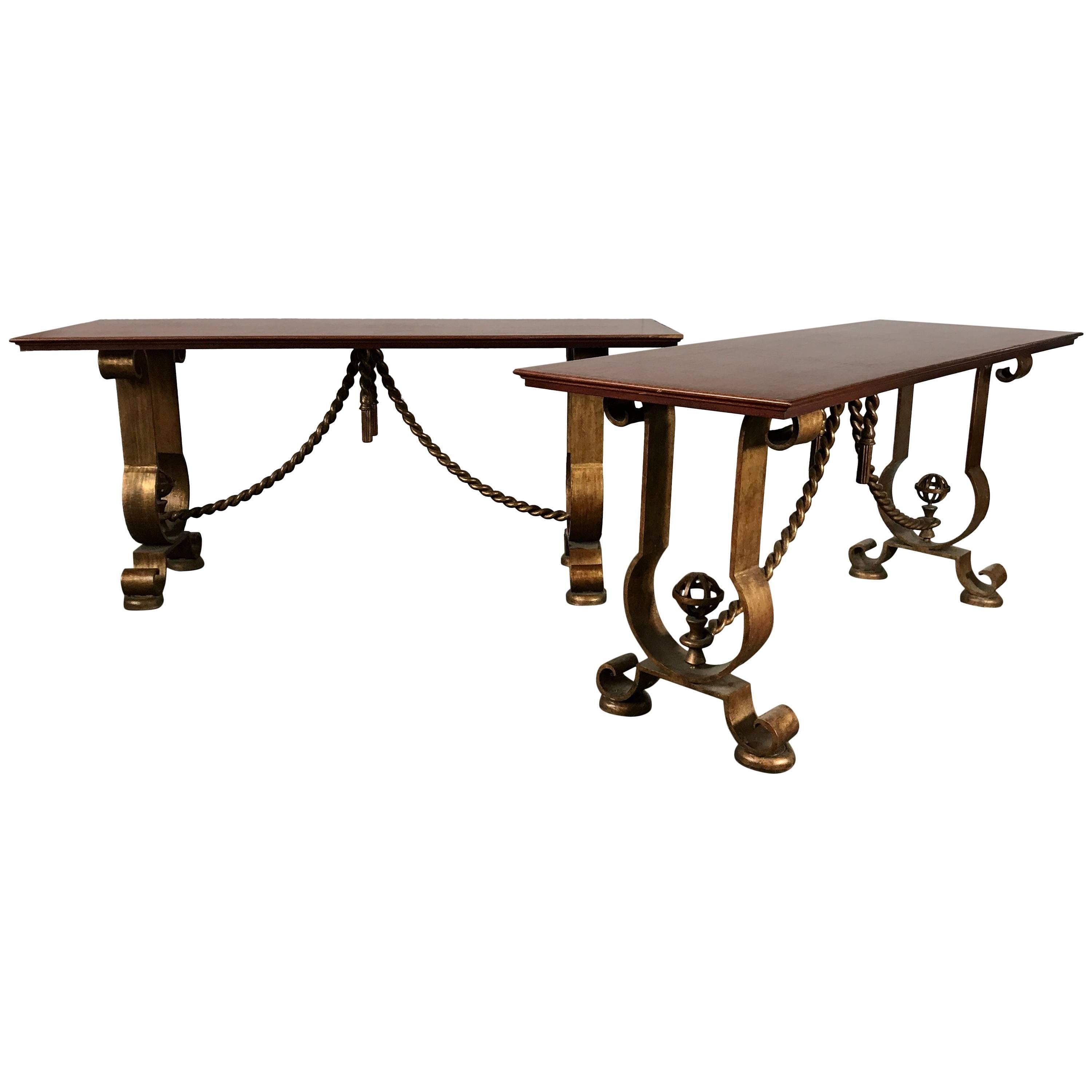 Paire de tables consoles françaises dorées à l'or Murray's Iron Works de style G. Poillerat en vente