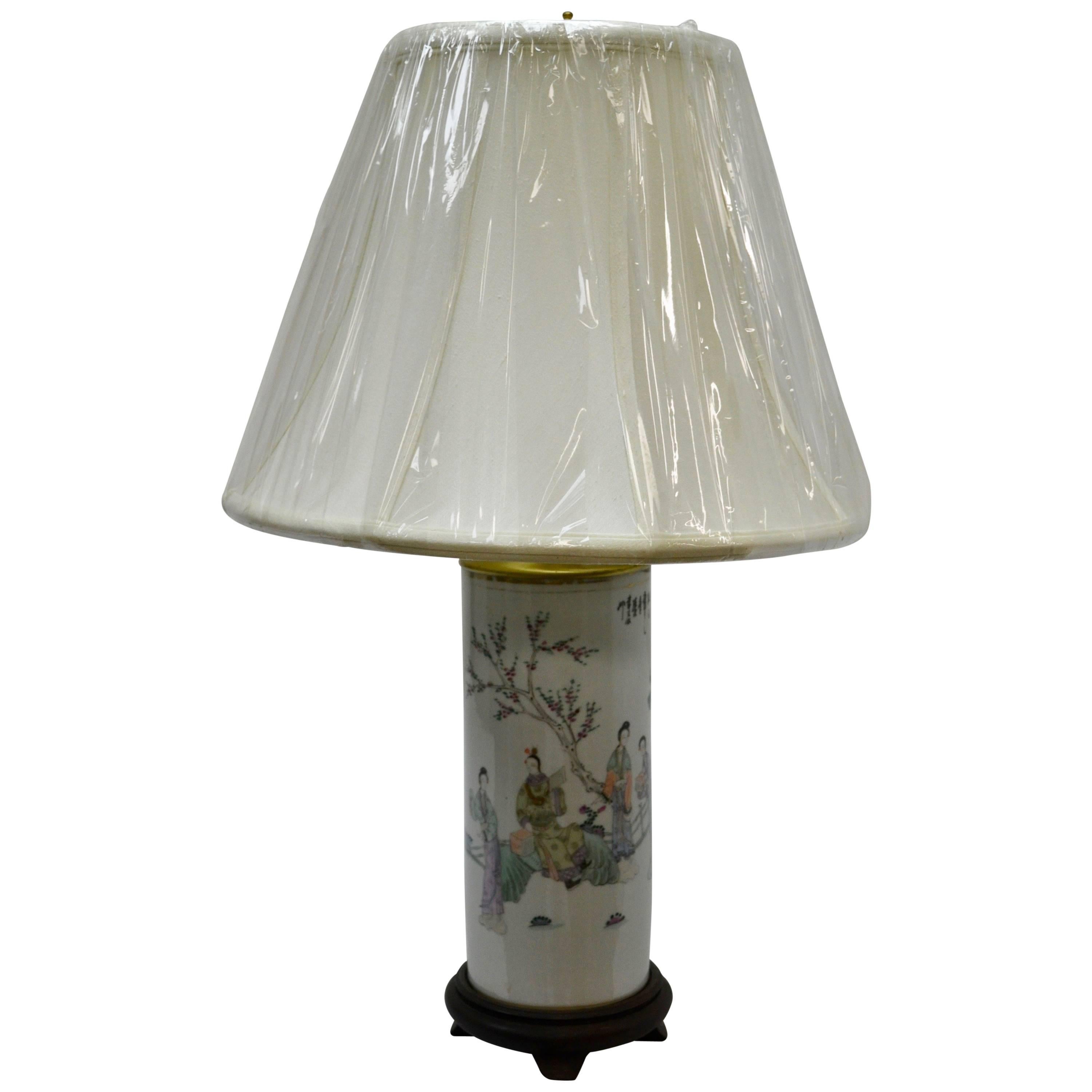 Lampe de bureau à chapeau en porcelaine chinoise en vente
