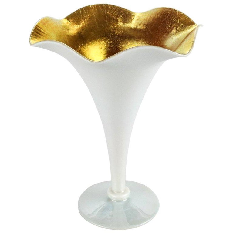 Antique And Fine Steuben Gold Aurene Over Calcite Ruffled Rim