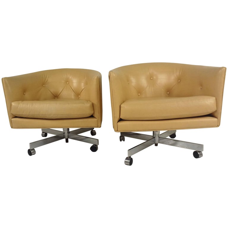 Pair of Mid-Century Modern Barrel Back Lounge Chairs For Sale at 1stDibs