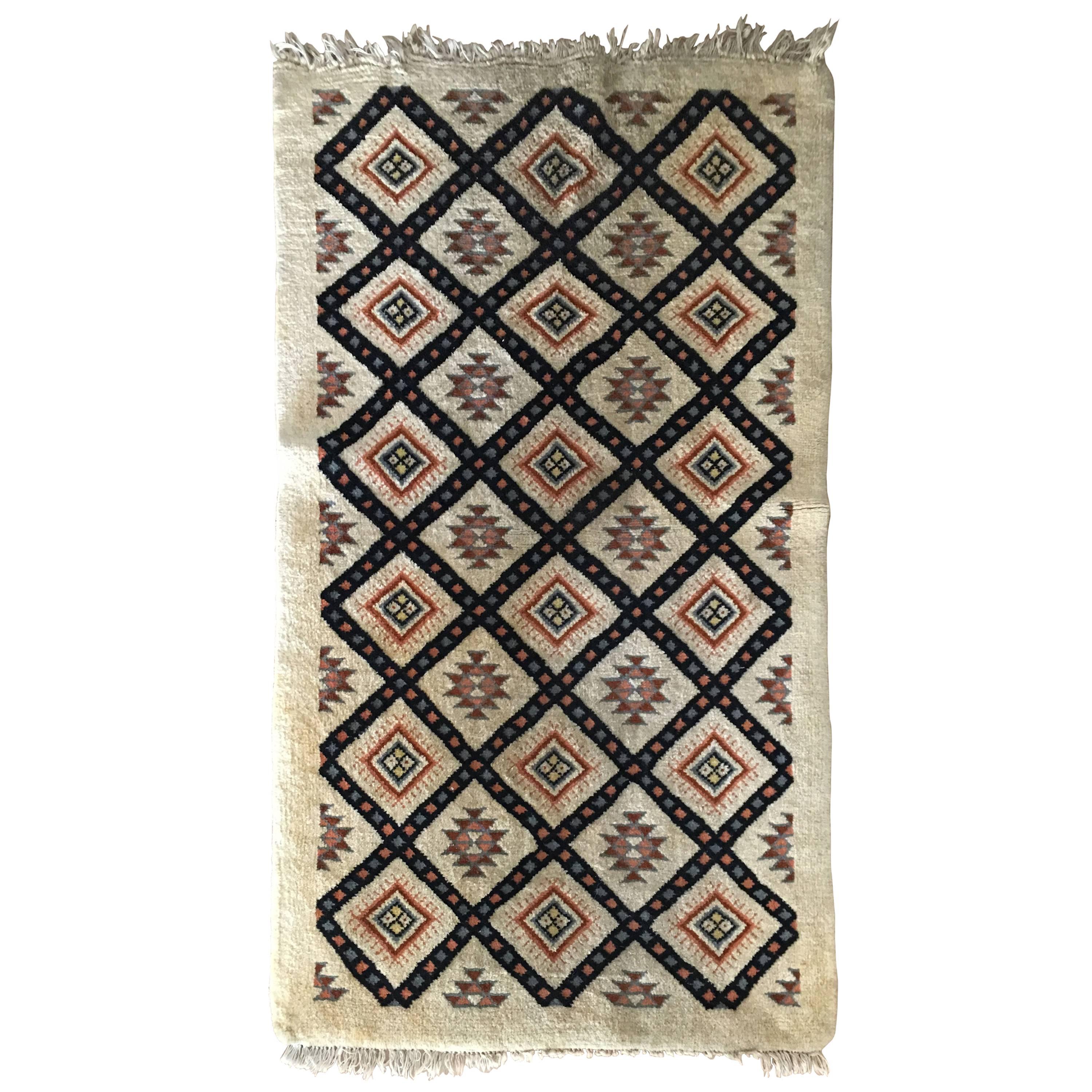 Moroccan Abstract Tribal Design Wool Carpet/Rug