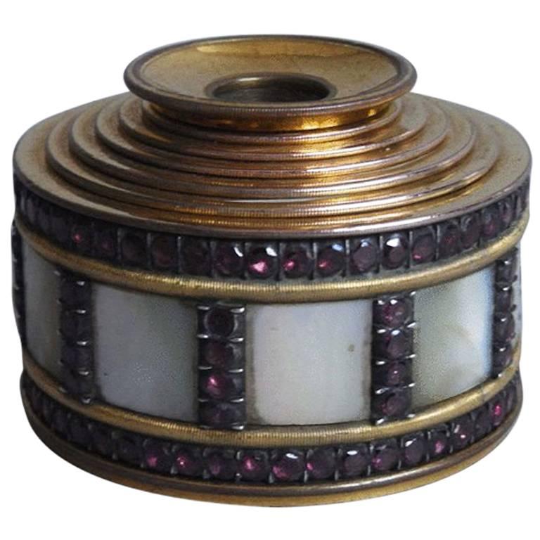 Monogramme George III en nacre et grenat