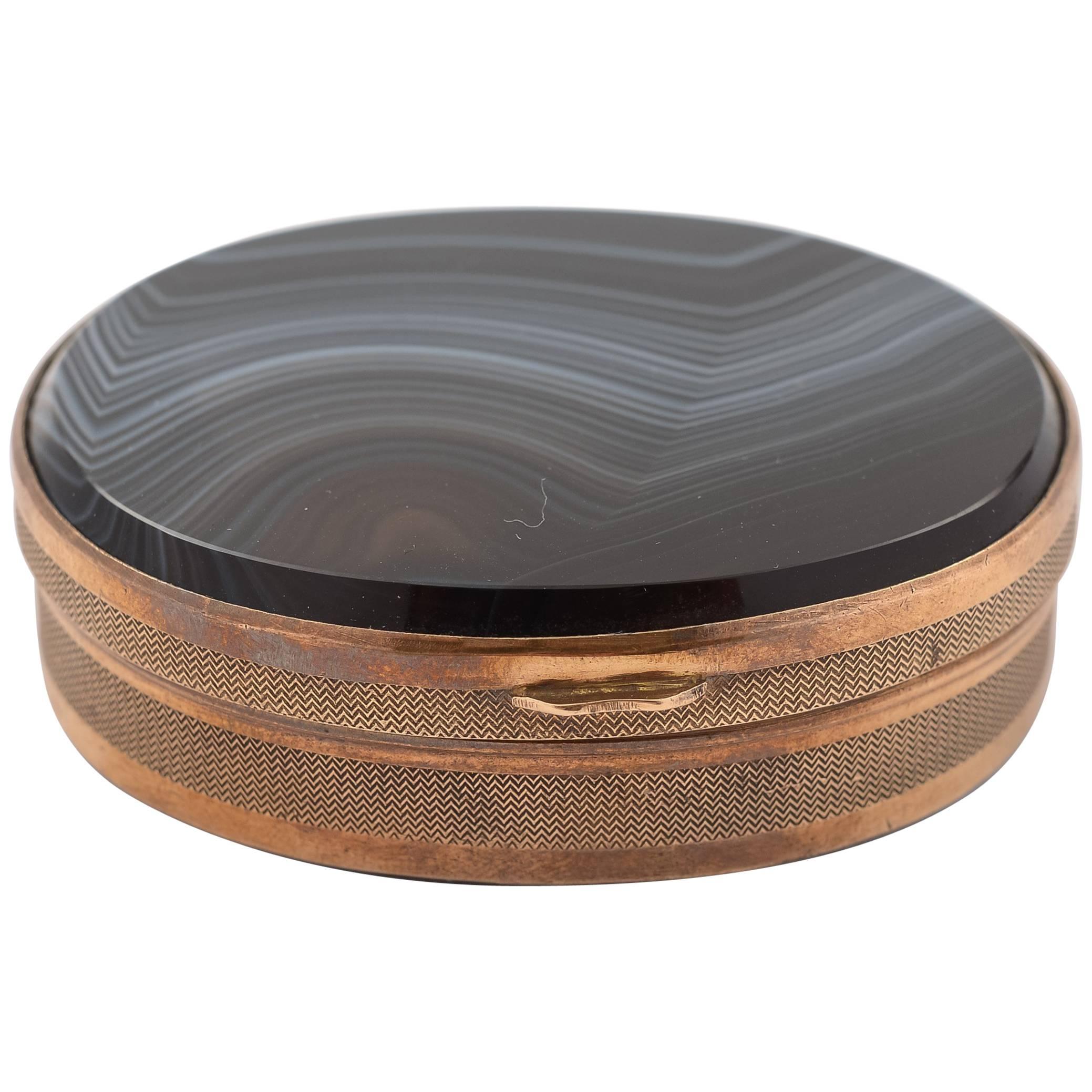 Agate and Brass Oval Snuff Box, circa 1900 For Sale