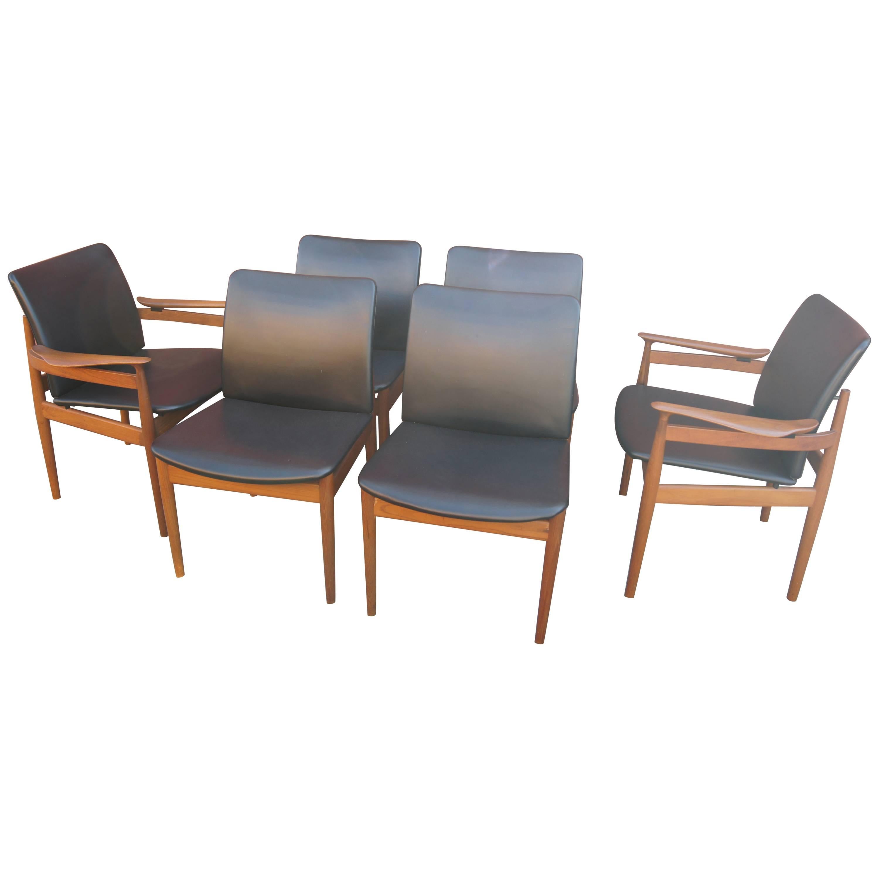 Ensemble de six chaises à manger en teck, modèles 191 et 192, par Finn Juhl en vente