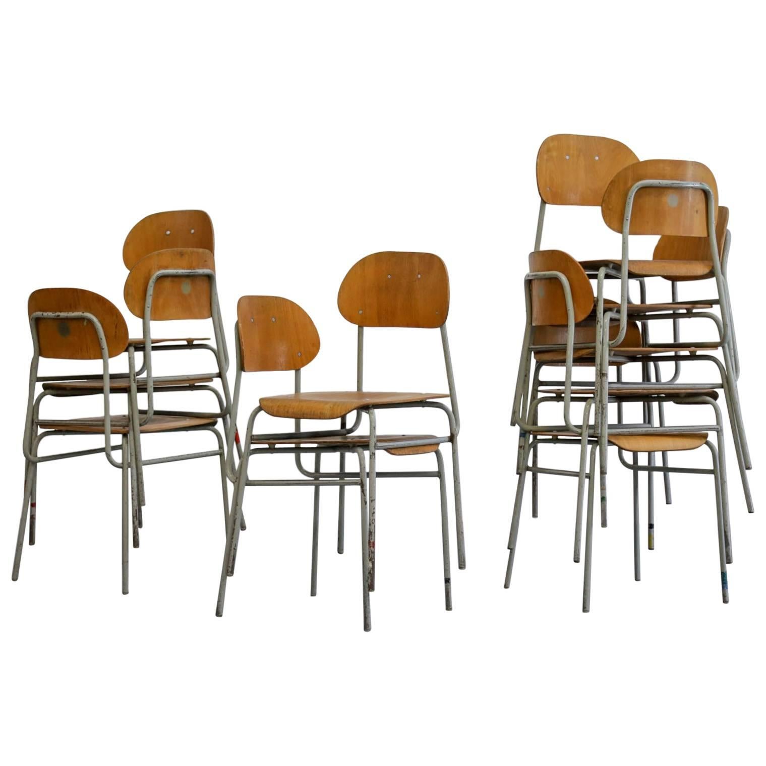 Ensemble de dix chaises de la République tchèque des années 1960, collection du milieu du siècle, salle à manger