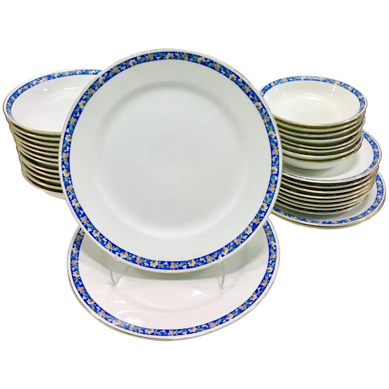 1930'S Japanese Porcelain Dinnerware Set Of 32 Pieces By Morimura Brothers For Sale at 1stdibs