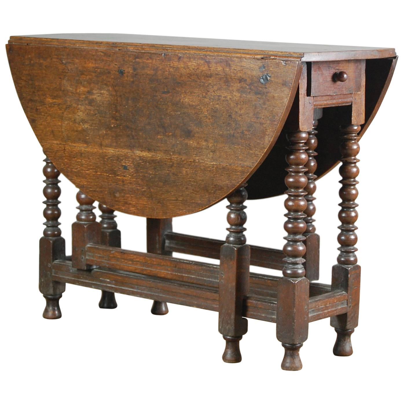 Early 19th Century English Oval Gateleg Table