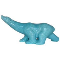 Grande sculpture française Art Déco ours polaire en céramique bleu clair craquelé, 1925