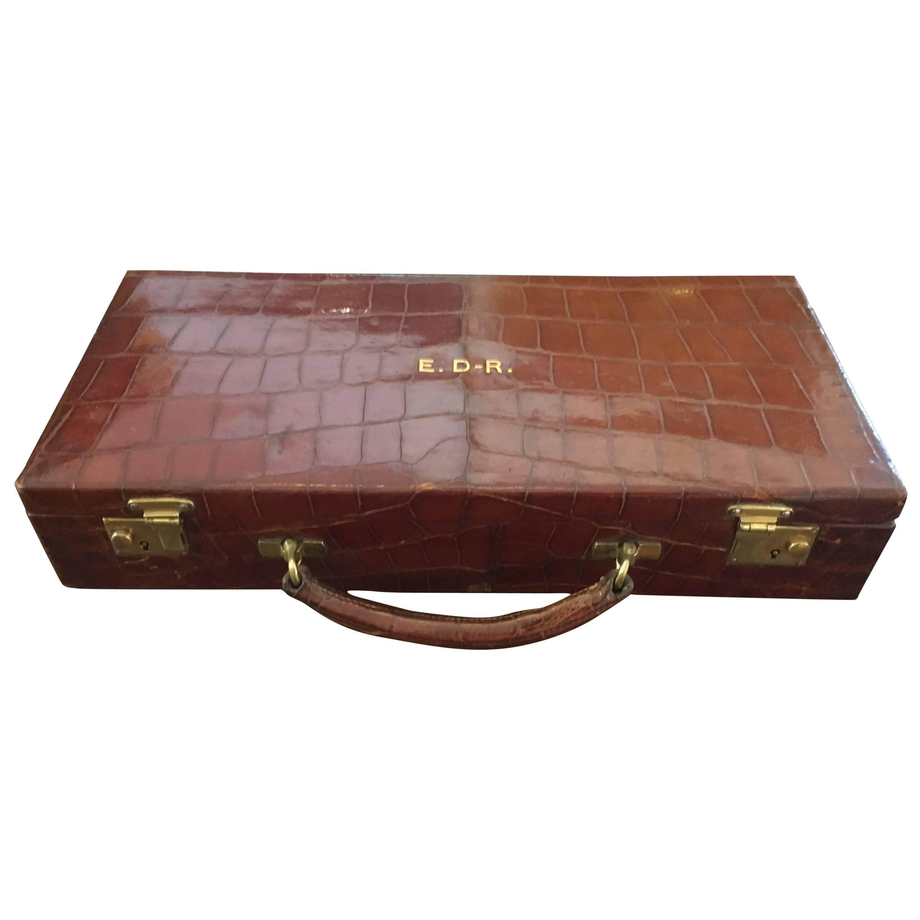 Edwardian Asprey & Co. Crocodile Skin Cantilever Travelling Jewelery Box For Sale