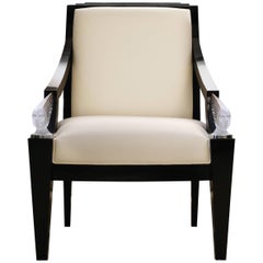 Fauteuil classique en soie ivoire Maison Lalique avec détails en cristal de style Victoire