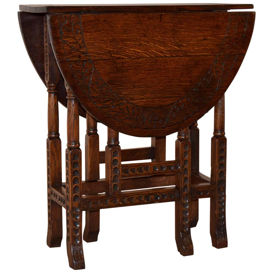 20th Century English Oak Small Gate Leg Table For Sale at 1stDibs