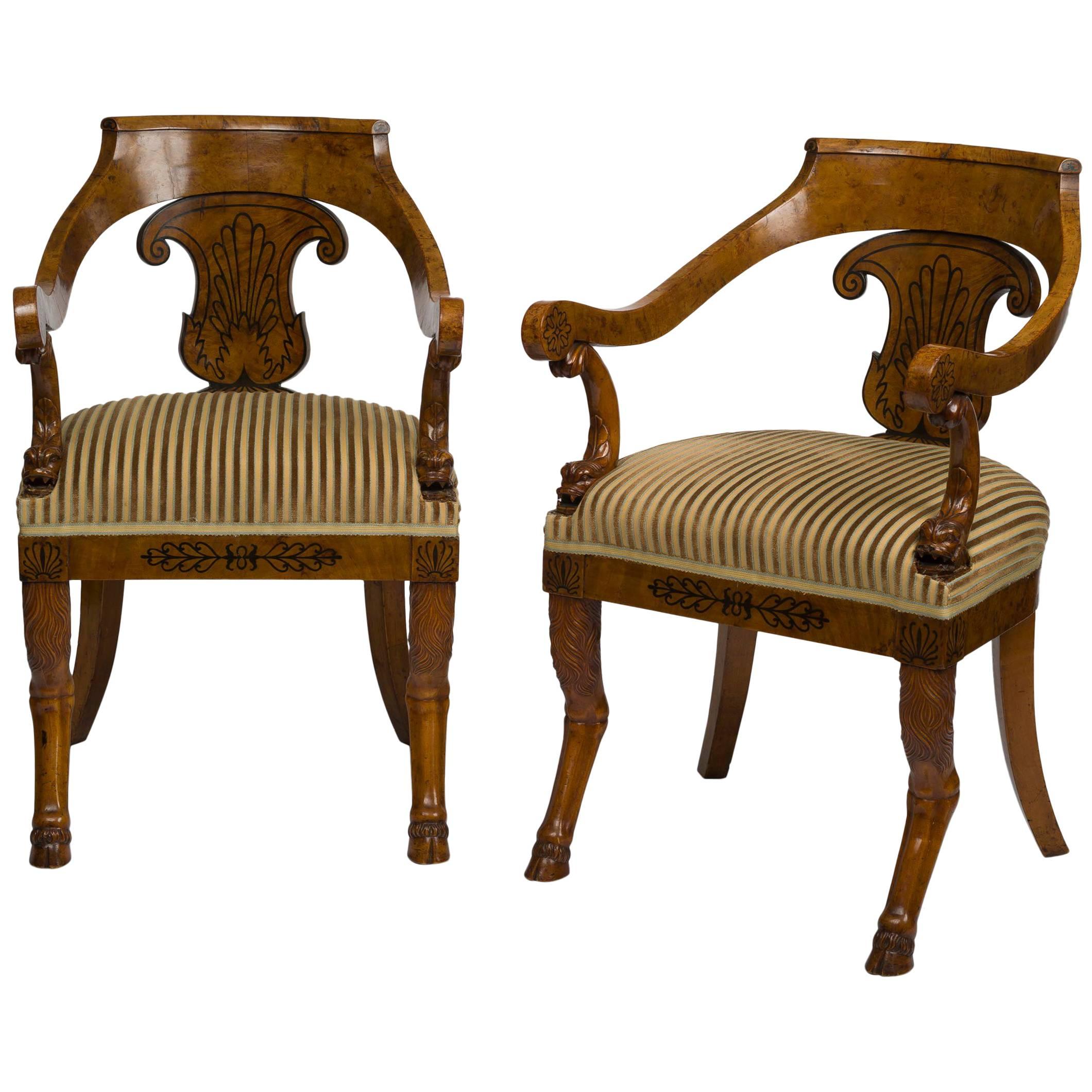 Paire de fauteuils Consulat en bois de bouleau incrusté d'ébène estampillés Jacob Frres