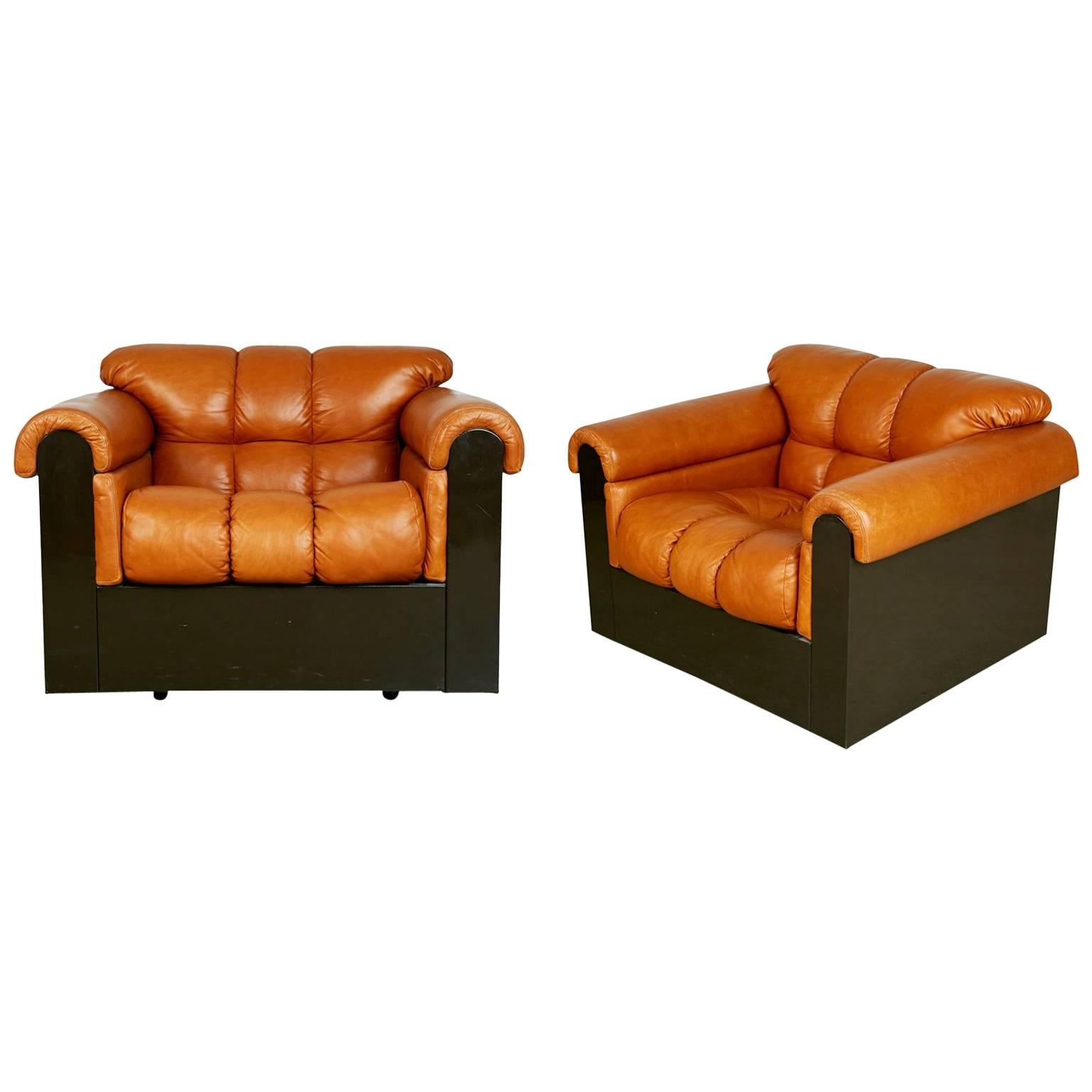 Tufted Leather Lounge Chairs by Davanzati for i4 Mariani Pace, Pair 