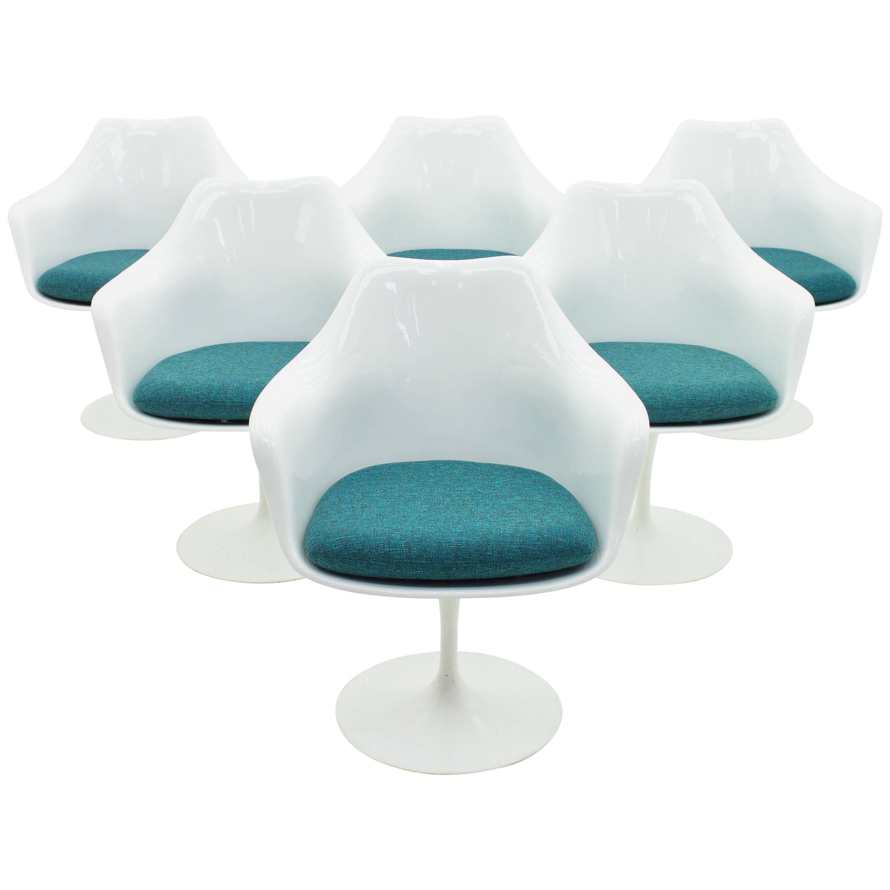 Set of Six Eero Saarinen Tulip Swivel Chairs, Knoll International For Sale