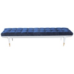 Beautiful French Art Deco Snow White Lacquered Long Sitting Bench, circa 1940s