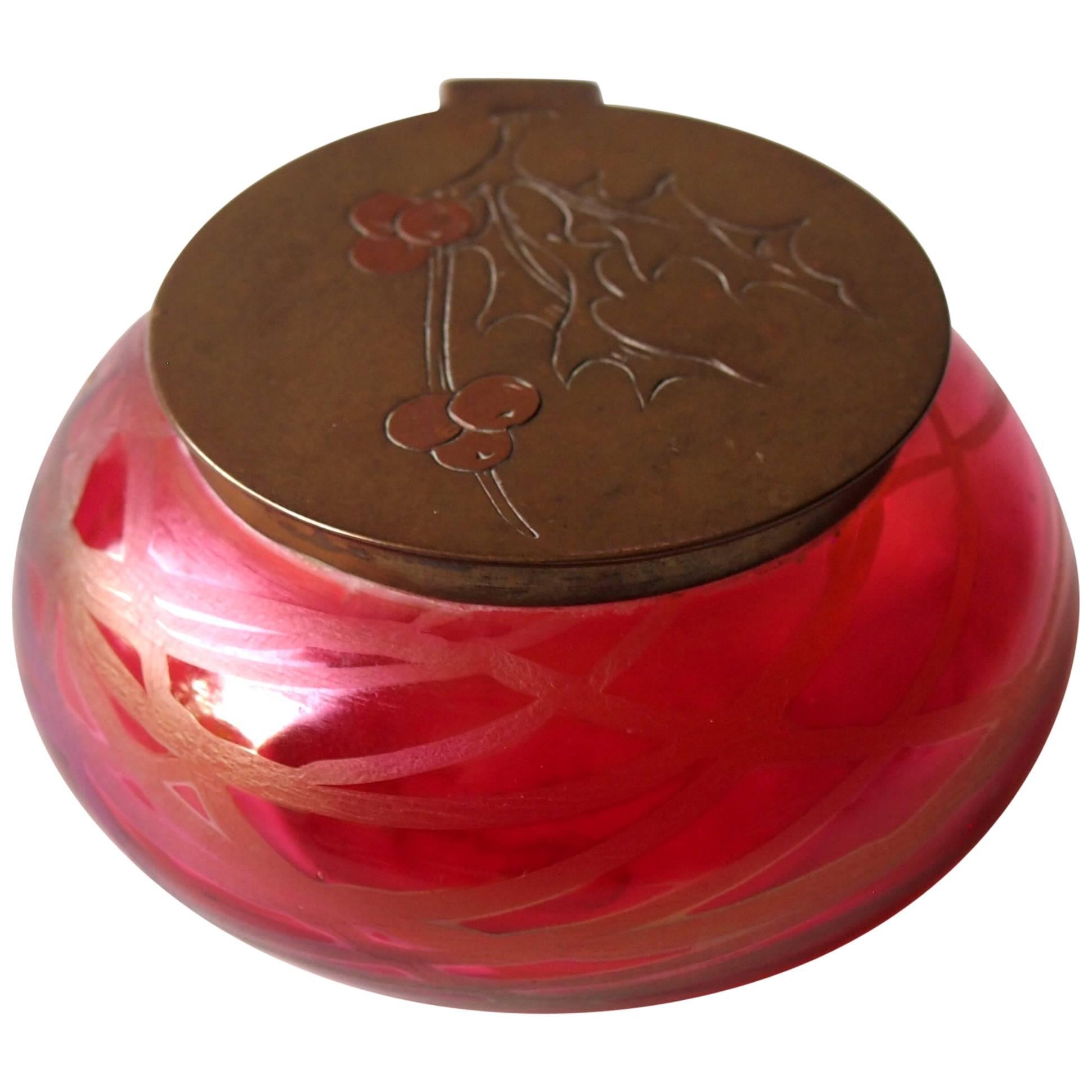 Bohemian Art Nouveau Kralik Red Banded Glass Desk Tidy with Holly Decoration For Sale