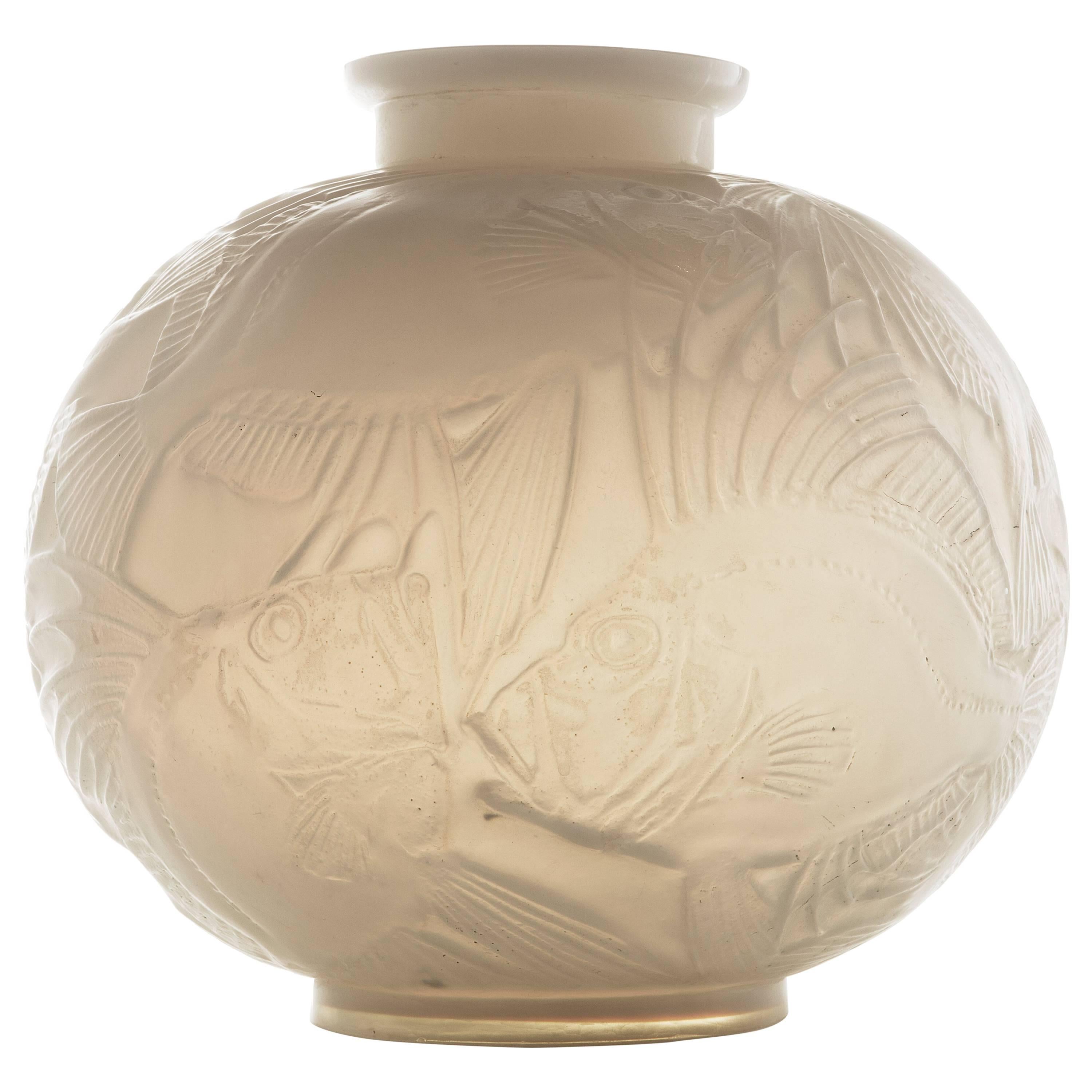 René Lalique Opalescent Vase "Poissons"