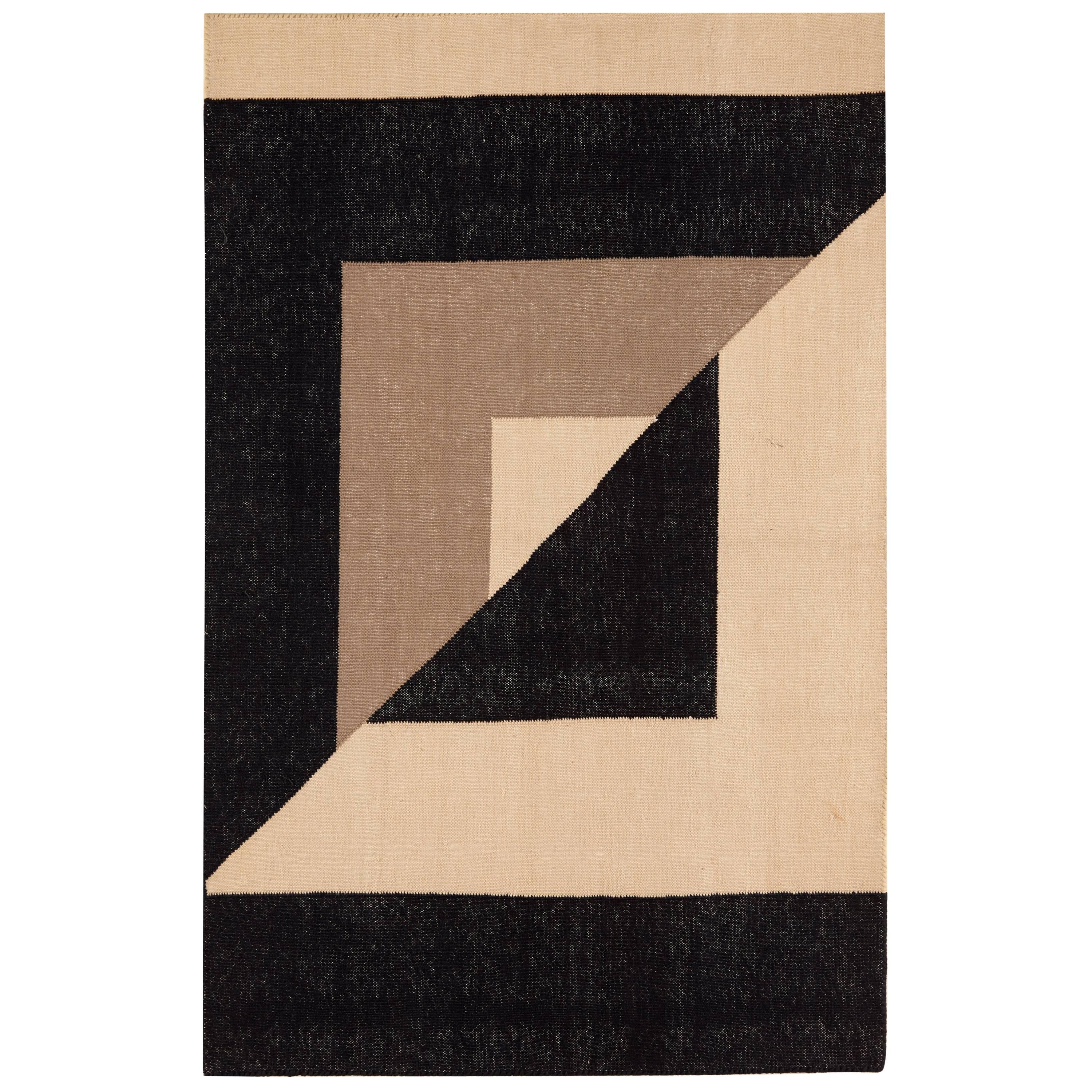 Black and White Contemporary Carpet, Flat-Weave Dhurrie Rug in Handwoven Cotton For Sale