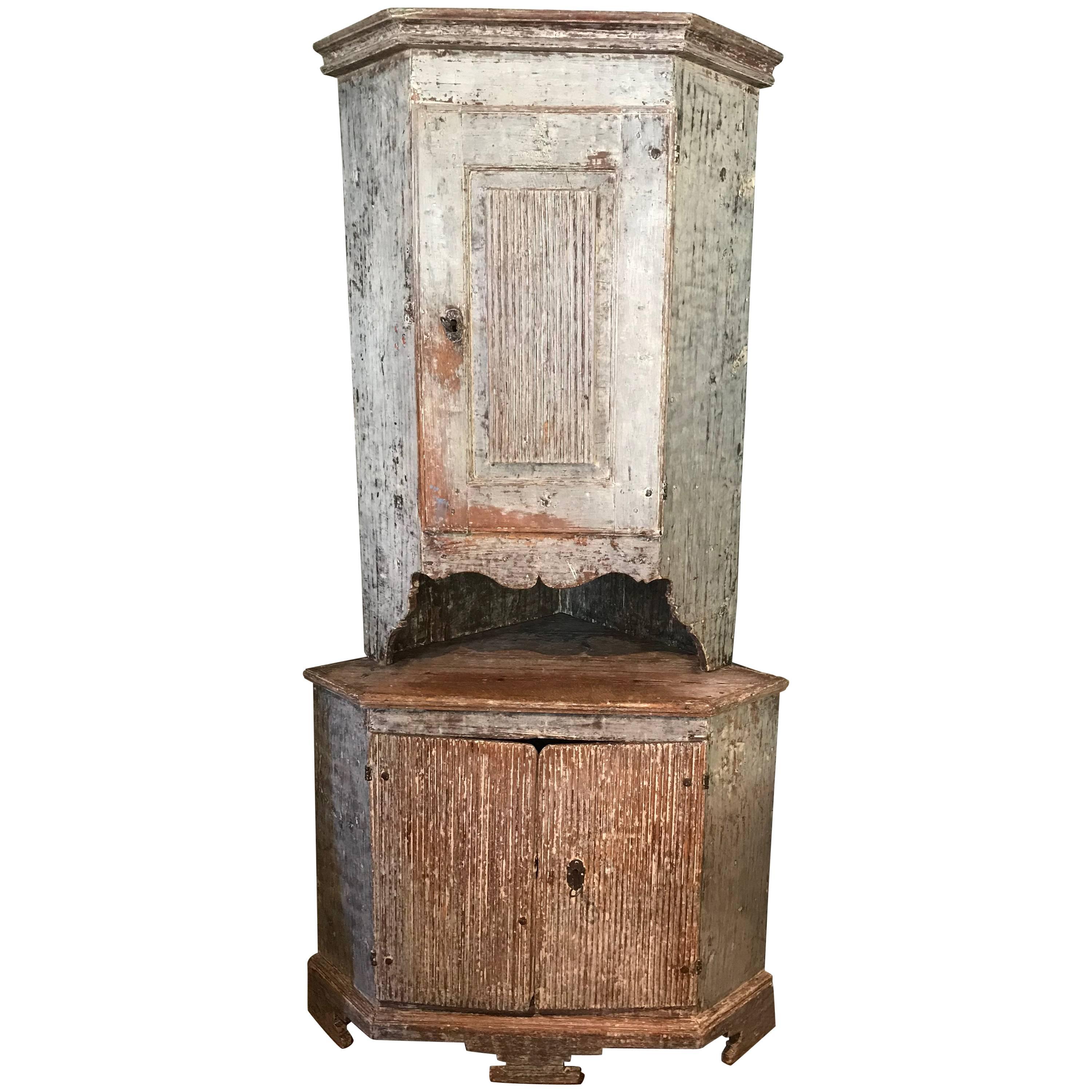 Late 17th Century Painted Swedish Corner Cupboard For Sale