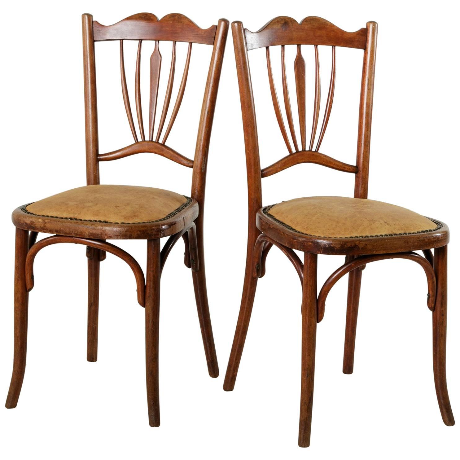 Pair of Early 20th Century French Art Deco Period Bentwood Thonet Bistro Chairs For Sale