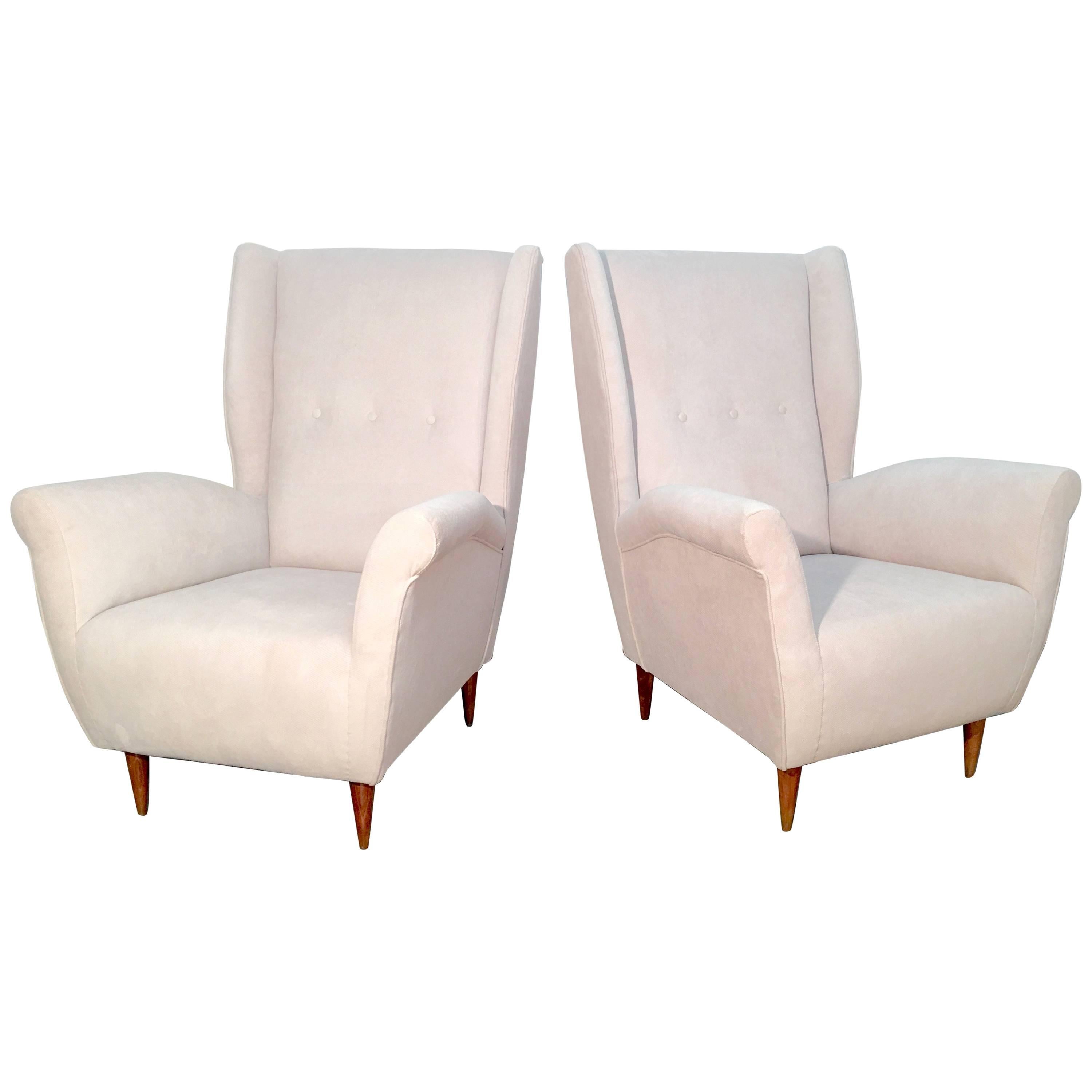 Pair of Italian I.S.A. Bergamo Lounge Chairs, att. Gio Ponti. For Sale