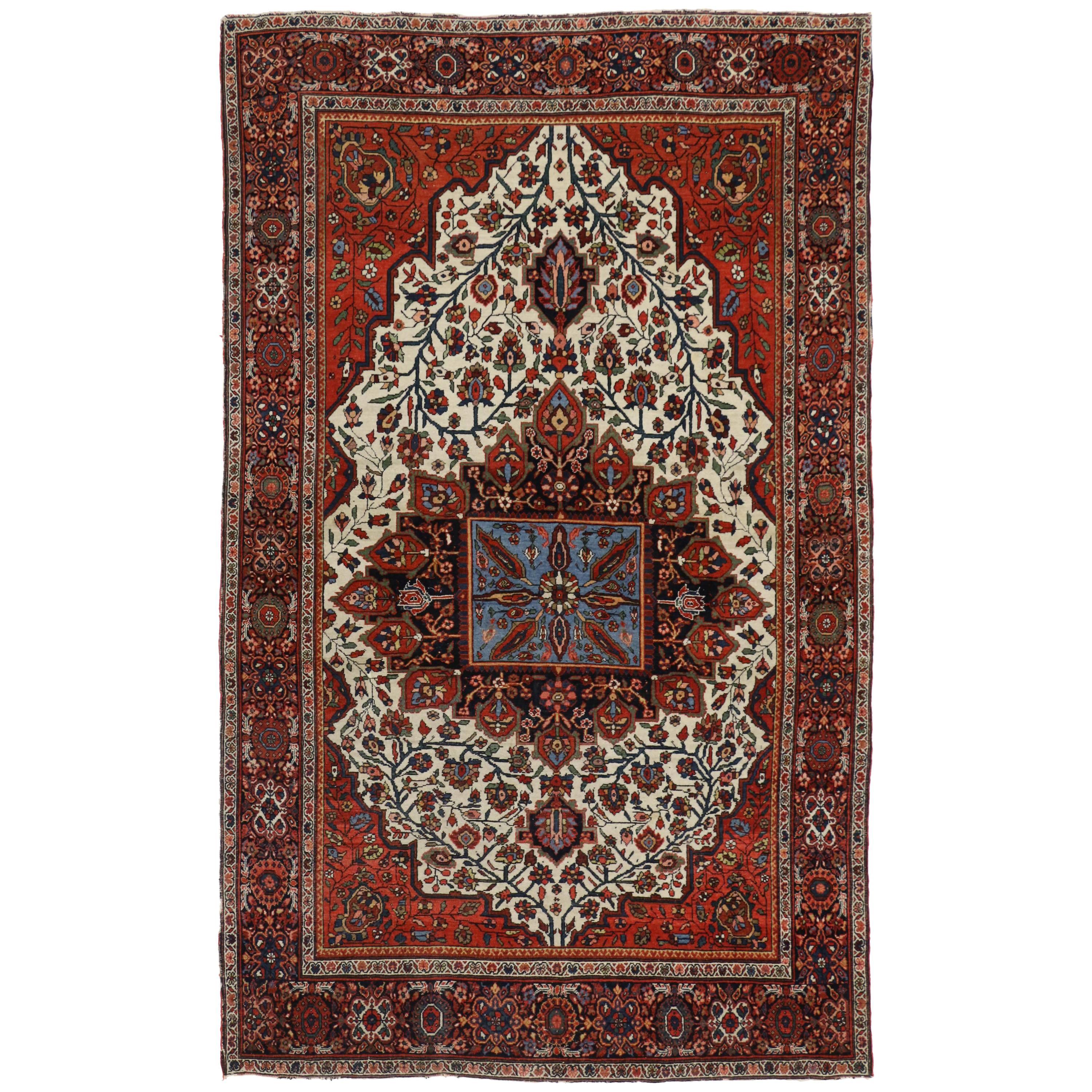 Antique Persian Sarouk Farahan Rug with Modern Style For Sale