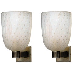 Due lampade Art Deco, ferramenta in ottone e baloton in foglia d'oro in stile Venini