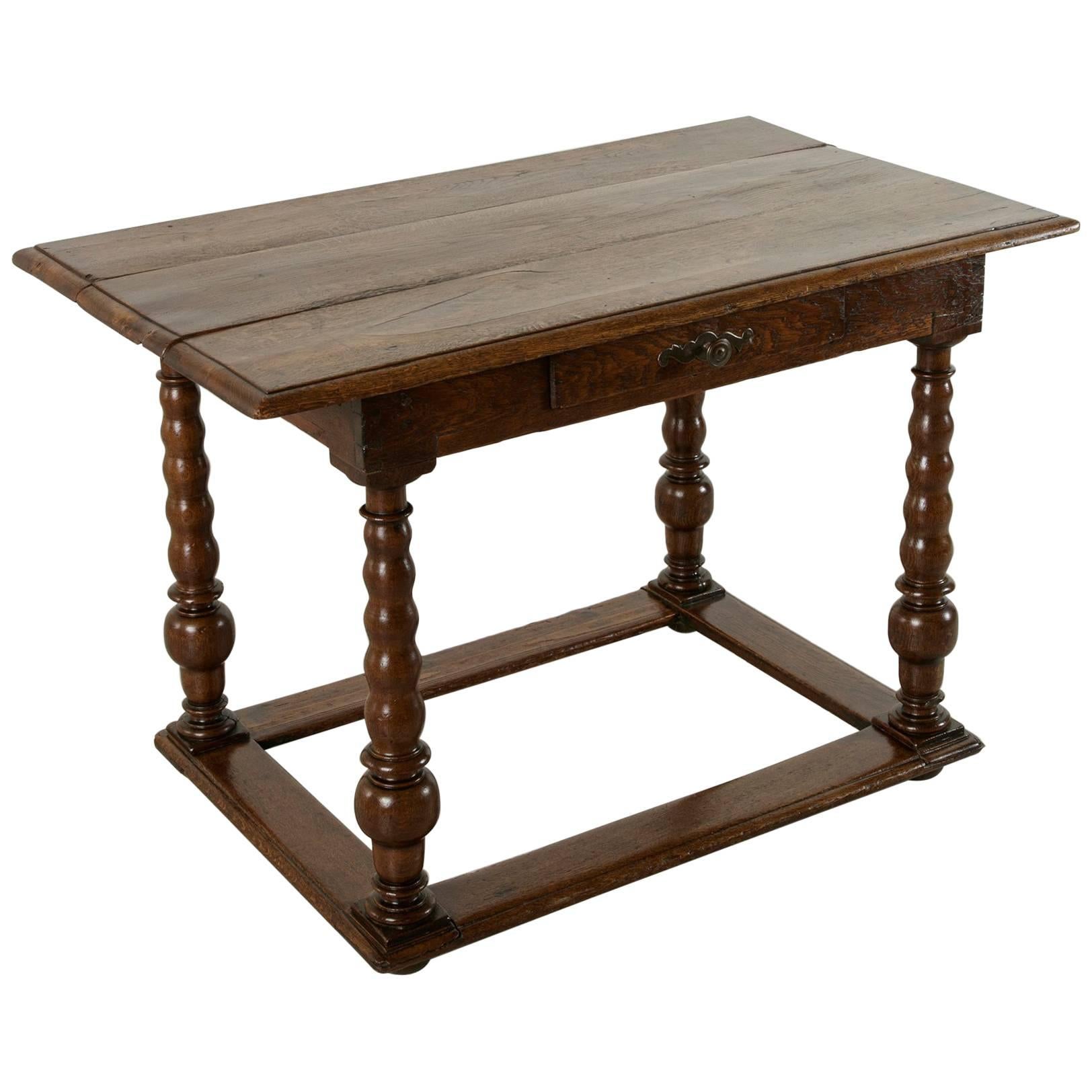 17th Century Louis XIII Period Oak Table with Spooled Legs and Single Drawer