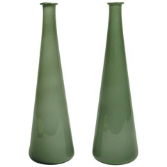 Pair of Elegant Mid-Century Modern Italian Green Glass Graduated Tall Vases