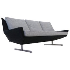 1950s Three-Seat Sofa by Knoll Midcentury Hallingdal Canapé Couch