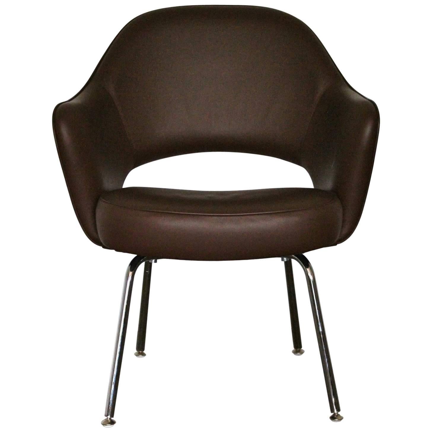 Knoll Studio “Saarinen Executive” Armchair in “Volo” Brown Leather For Sale