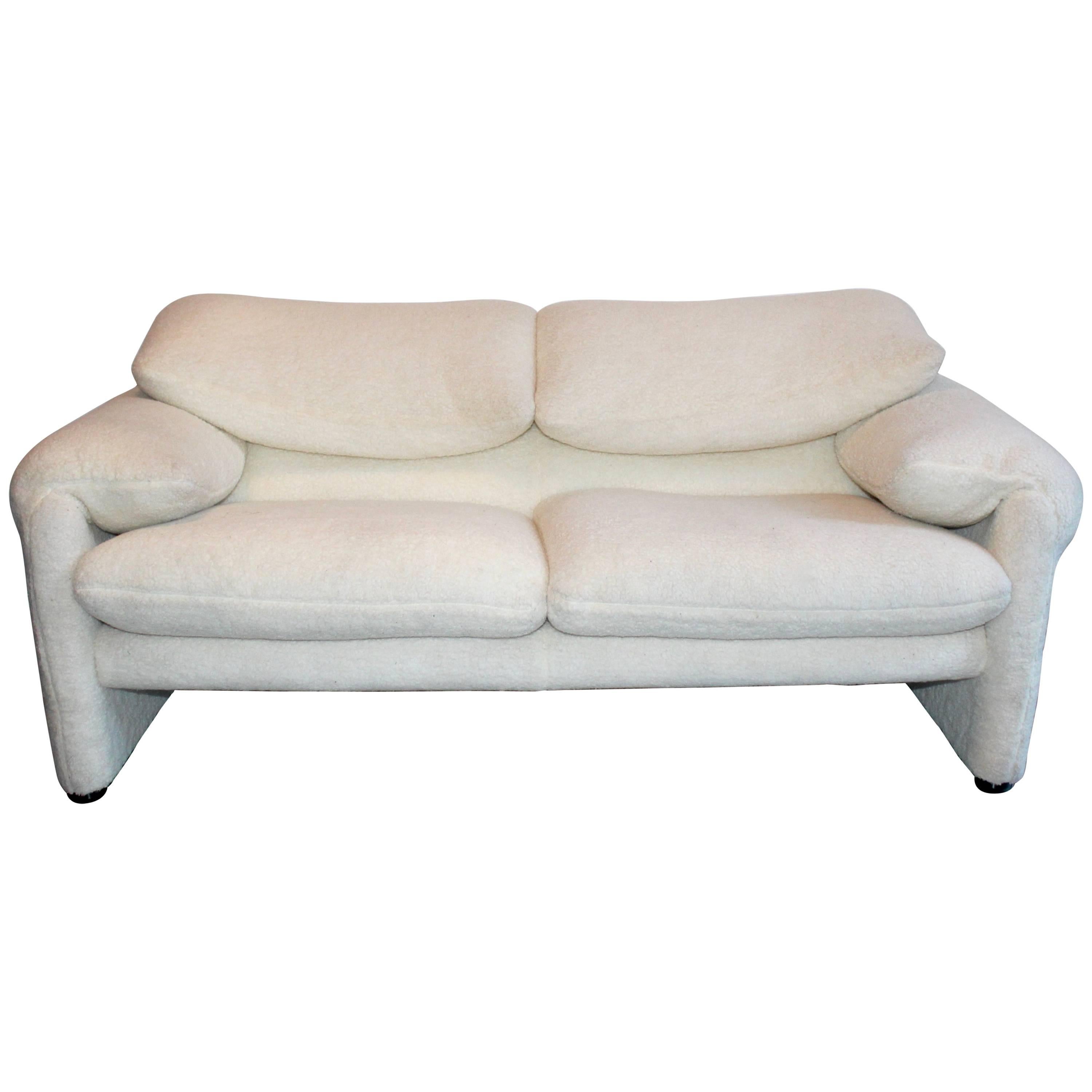 Cassina Maralunga Designer Sofa Wool White Two-Seat Function Couch Modern For Sale