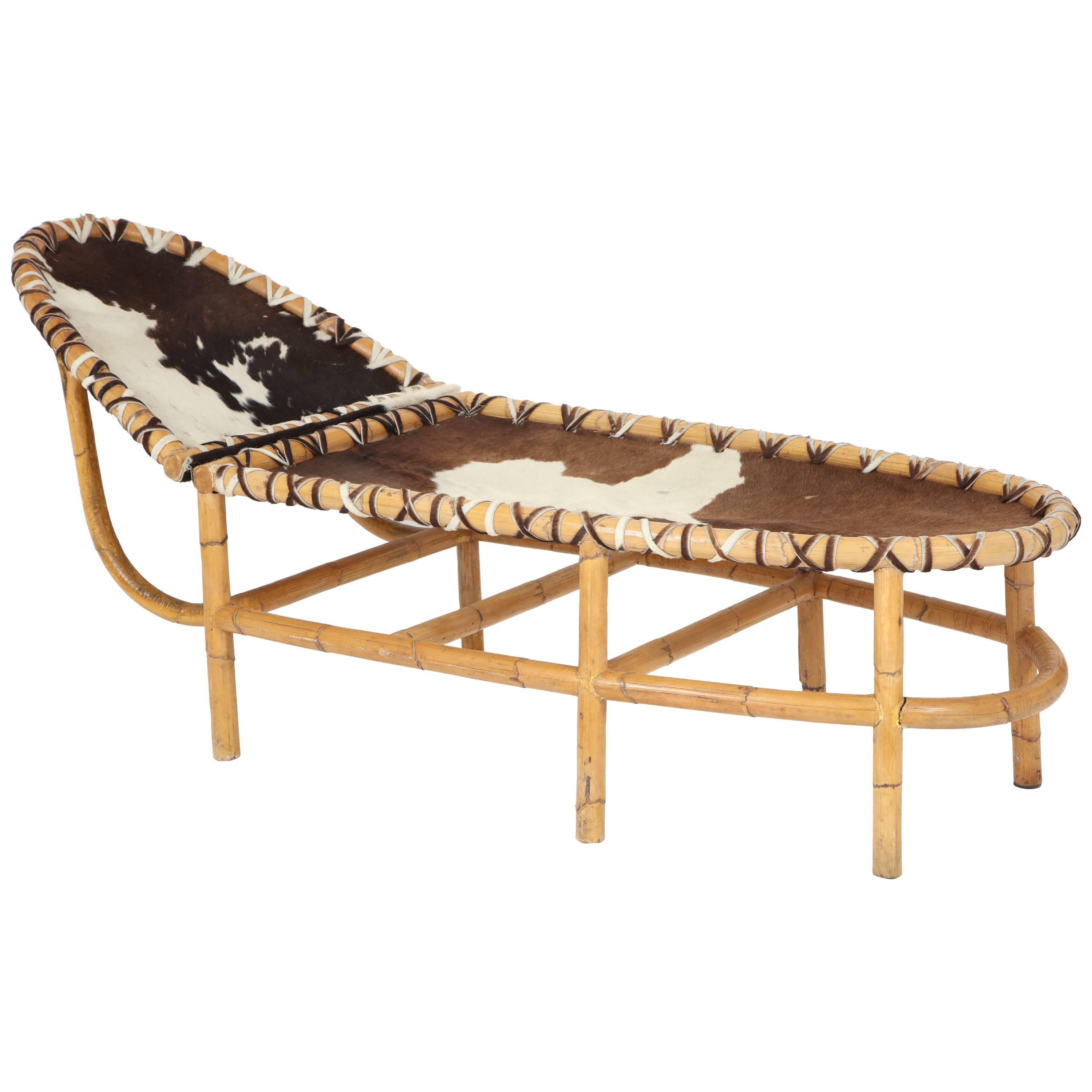 Bamboo and Cowhide Chaise Longue im Angebot