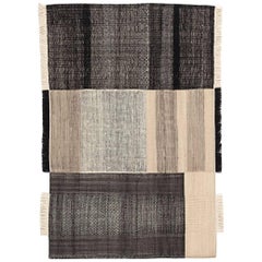 Tres Kollektion Schwarzer handgewobener Teppich aus Wolle und Filz von Nani Marquina, Medium