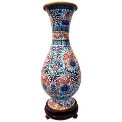 Très grand vase cloisonné avec pivoines bleues