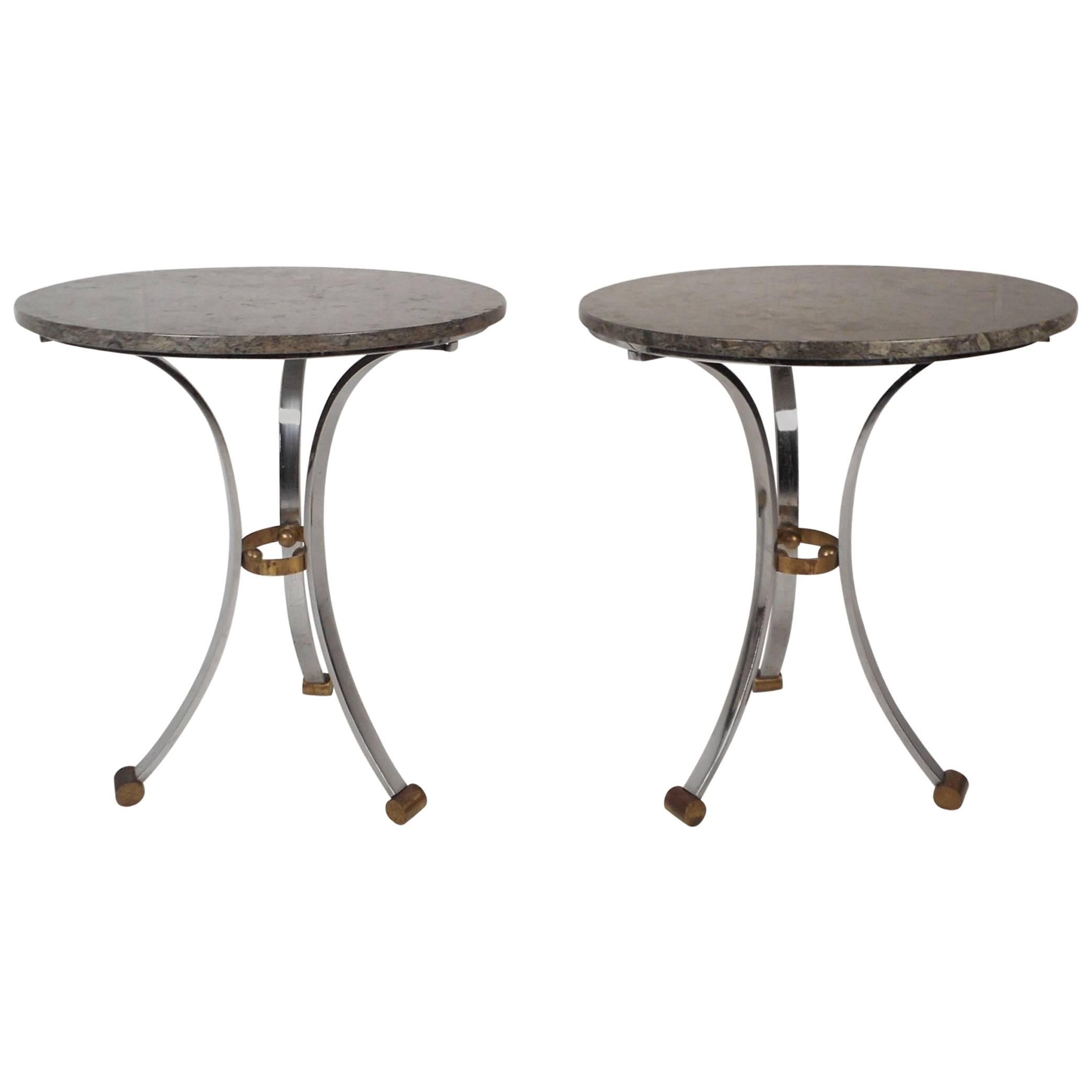 Le plateau est en pierre marbrée, la base est en chrome poli et les accents sont en laiton. Suffisamment haute pour être utilisée comme petite table de jardin.
Veuillez confirmer la localisation de l'article (NY ou NJ).