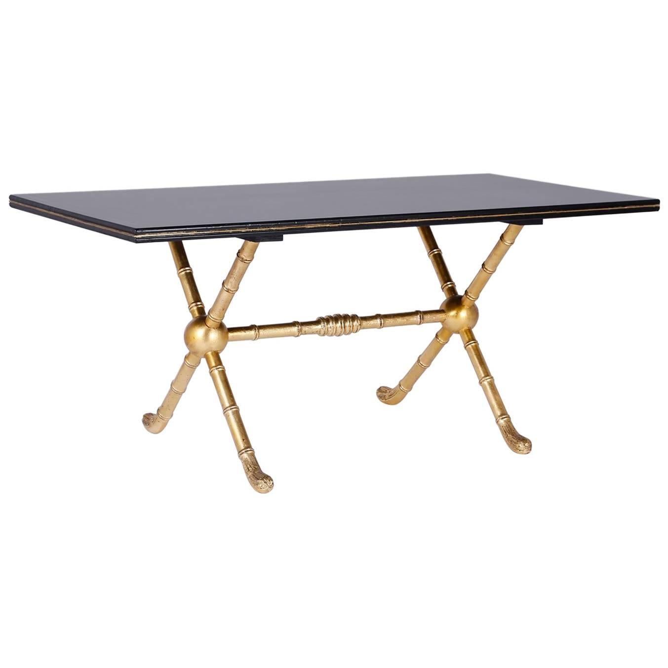 Rechteckiger Tisch aus schwarzem Lack und Blattgold im Angebot