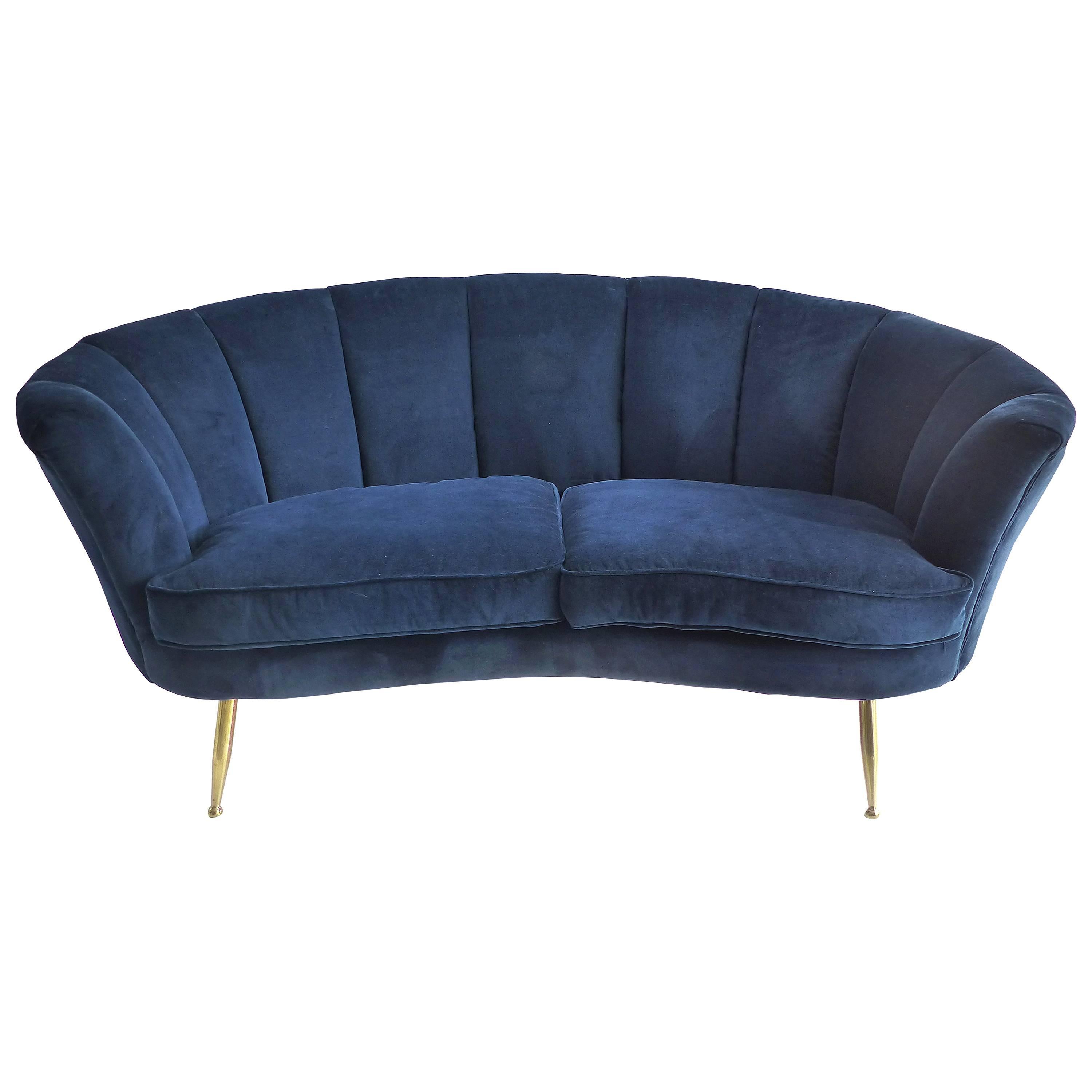 1950s Italian Modern Sofa in the Manner of Gio Ponti