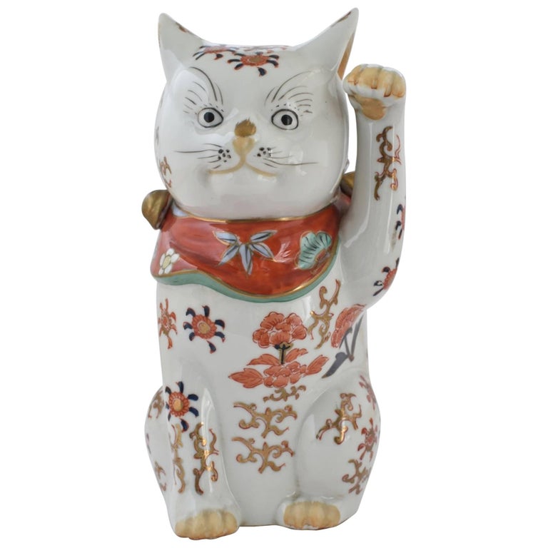 Japanese Imari Gilded HandPainted Porcelain Beckoning Cat, circa 1935