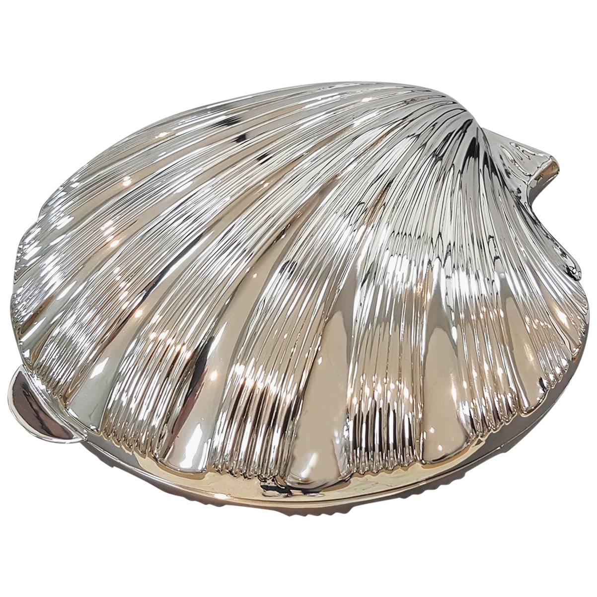 20th Century Italian Silver Boxes Shell-Shaped on feet with gilted interior For Sale