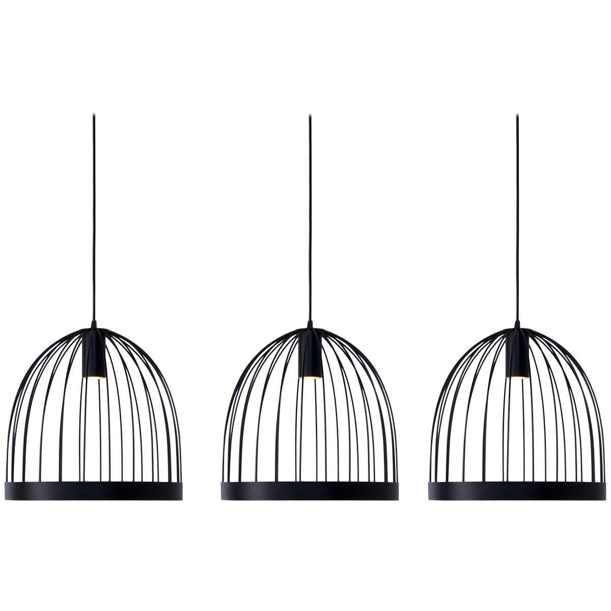 Drei zeitgenössische Hängelampen mit Vogelkäfig aus schwarzem Stahl mit verdeckten LED-Leuchten